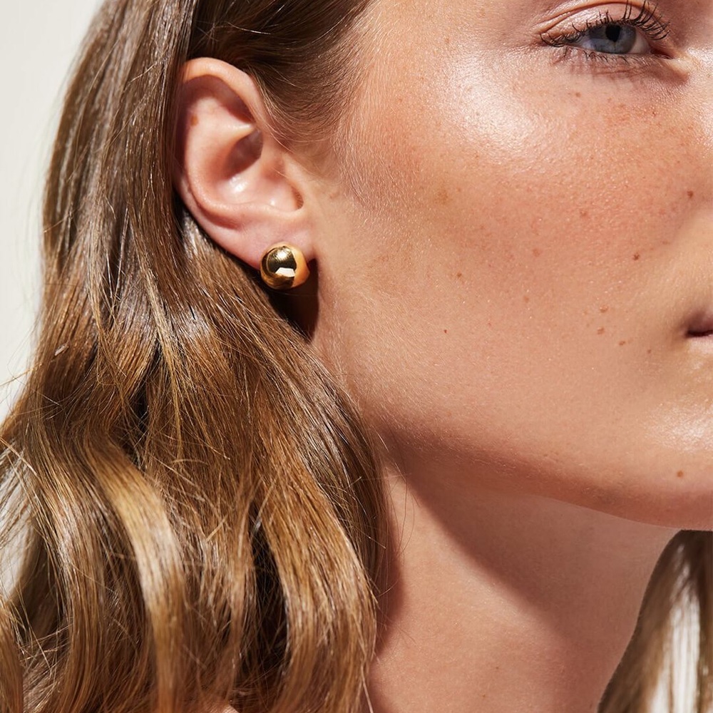 Ana Luisa Mini Abby Huggie Hoops